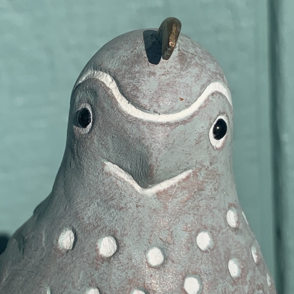 Quail Isabell Bloom sculpture 1986 with flaws - Picture 9 of 13